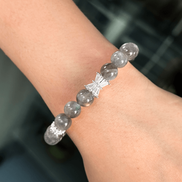Labradorite Crystal Bead Bracelet with Centerpiece Gem