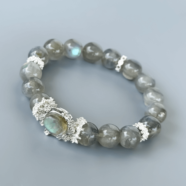 Labradorite Bead Bracelet with Decorative Centerpiece