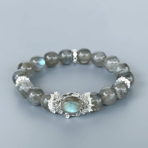 Labradorite Bead Bracelet with Decorative Centerpiece