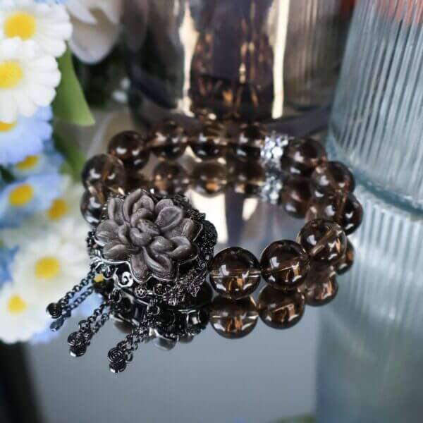 Tea Crystal Bead Bracelet Wearing Effect